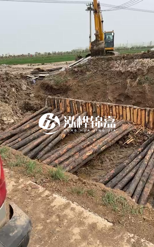 5米大頭16松木樁多少錢(qián)一根？按小頭報(bào)價(jià)貴還是大頭報(bào)價(jià)貴？