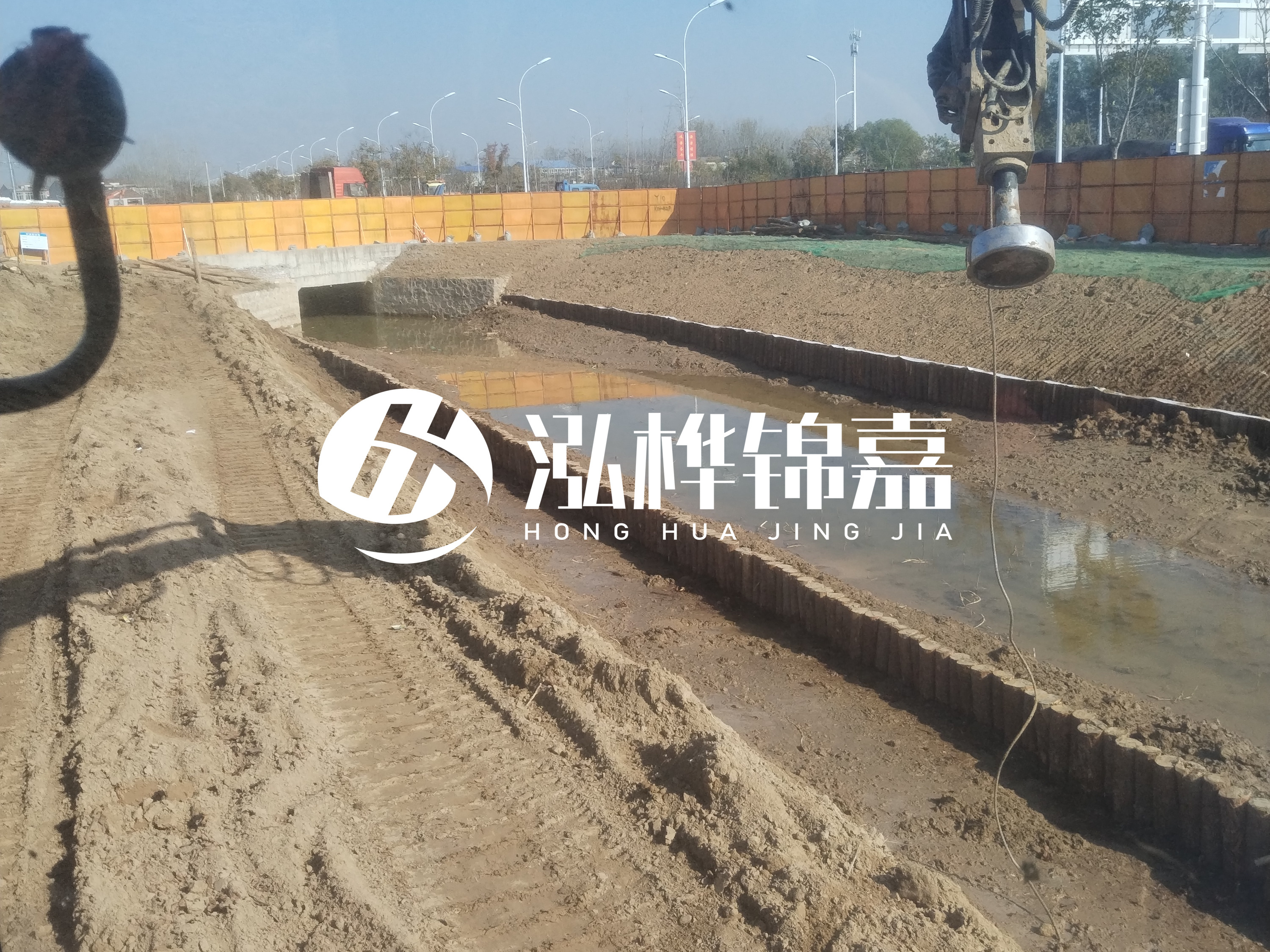 木樁打入地下作用是什么？松木樁在地底下會(huì)爛嗎？