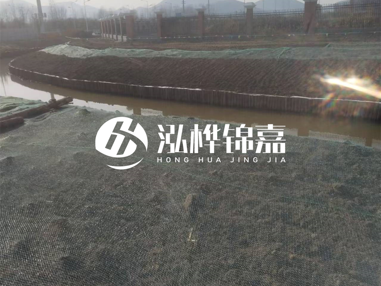 河道木樁打不下去怎么辦？河道打樁木能在水里使用多少年？