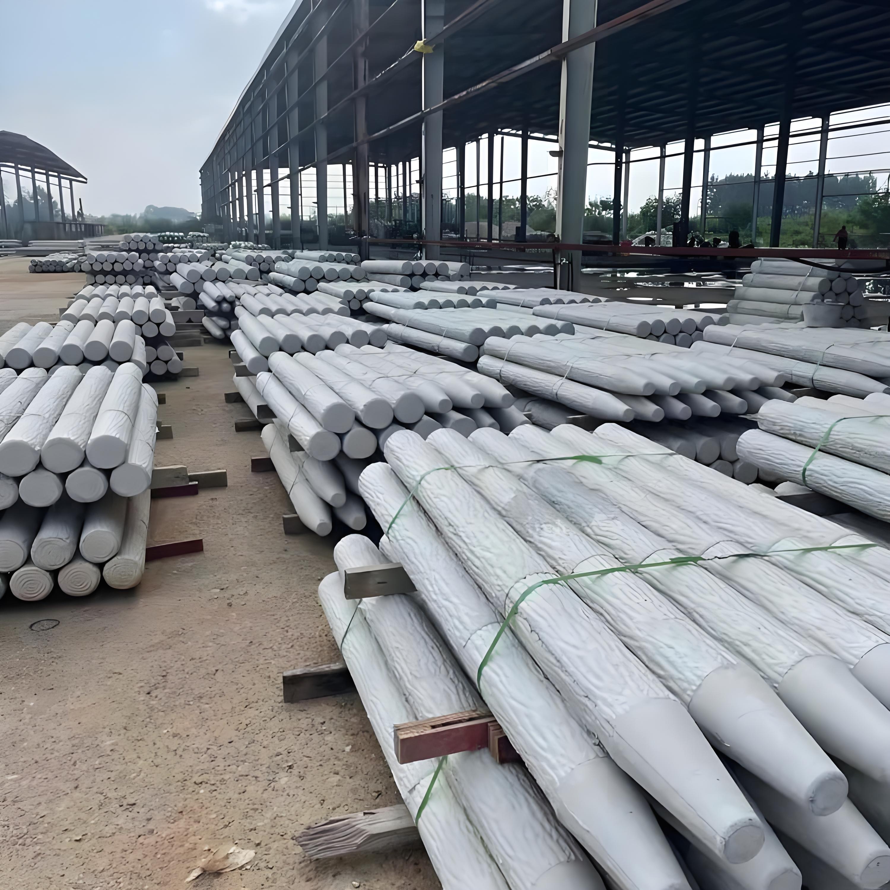 水泥仿木樁廠家泓樺錦嘉-打仿木樁需要打樁機(jī)嗎？