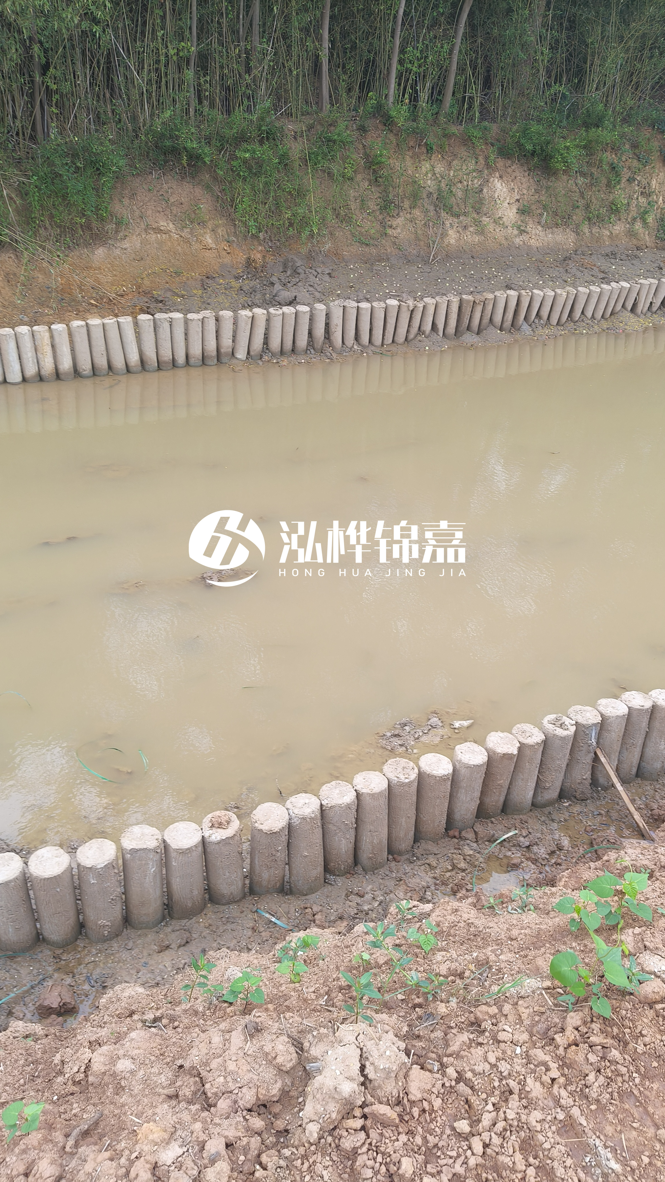 水泥仿木樁施工隊泓樺錦嘉 - 仿木樁施工的機械和松木樁施工通用嗎？